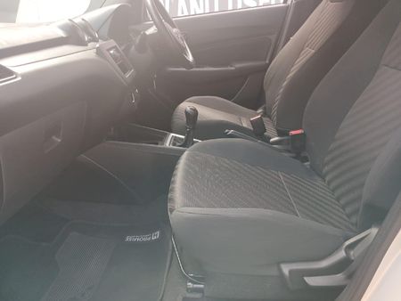 2019-Suzuki-Swift-12-GL_12