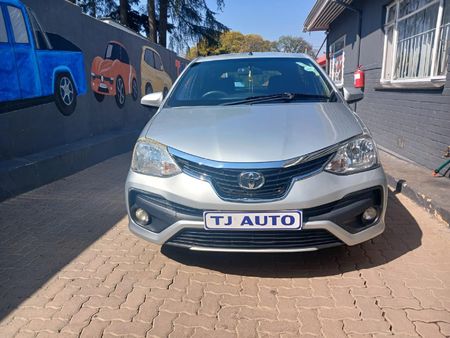 2015-Toyota-Etios-15-Xi_1