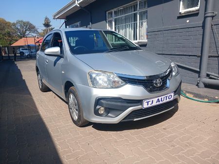 2015-Toyota-Etios-15-Xi_2