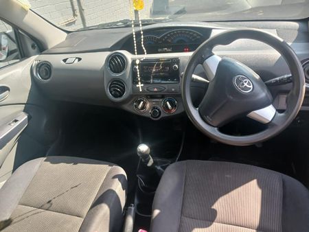 2015-Toyota-Etios-15-Xi_7