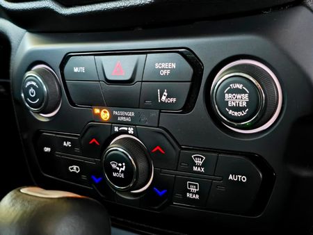 2022-Jeep-Renegade-14-TJet-Limited-Auto_17