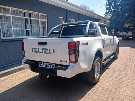 2023-Isuzu-D-Max-19-DDI-L-4x4-Double-Cab_4