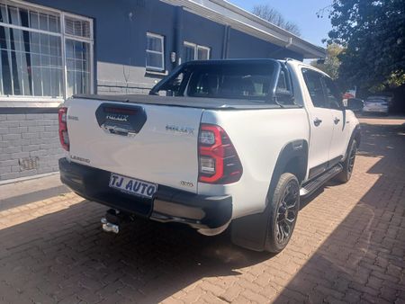 2021-Toyota-Hilux-28-GD-6-Raised-Body-Legend-4x4-Auto-Double-Cab_4