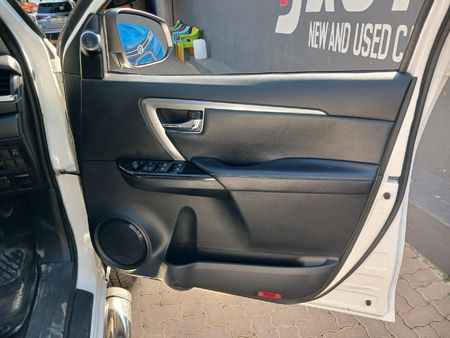 2020-Toyota-Fortuner-28-GD-6-4x4-VX-Auto_11