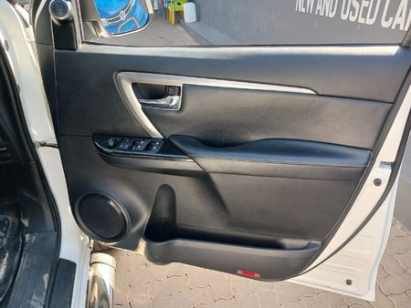2020-Toyota-Fortuner-28-GD-6-4x4-VX-Auto_12