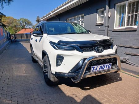 2020-Toyota-Fortuner-28-GD-6-4x4-VX-Auto_2