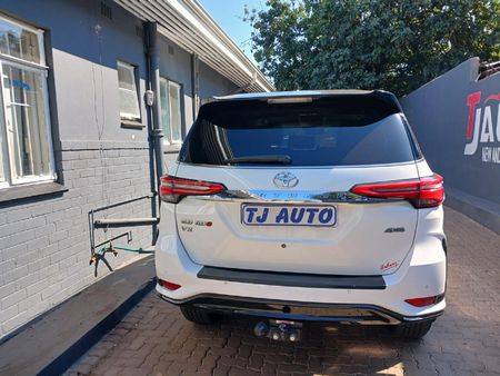 2020-Toyota-Fortuner-28-GD-6-4x4-VX-Auto_3