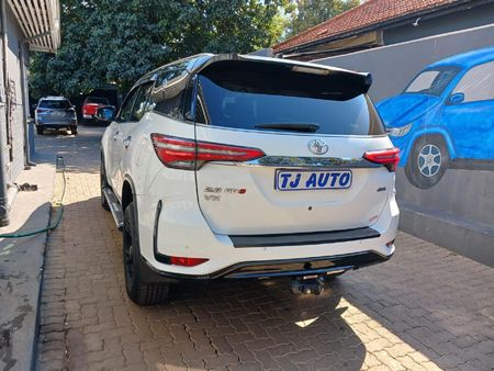 2020-Toyota-Fortuner-28-GD-6-4x4-VX-Auto_4