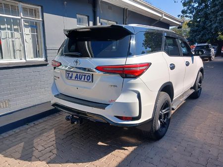 2020-Toyota-Fortuner-28-GD-6-4x4-VX-Auto_5