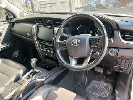 2020-Toyota-Fortuner-28-GD-6-4x4-VX-Auto_6