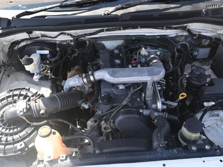 2012-Toyota-Hilux-25-D-4D-Single-Cab_7