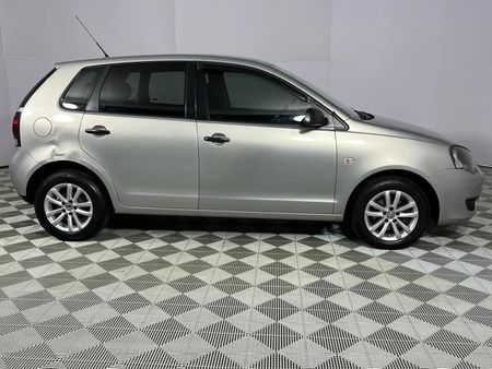 2014-Volkswagen-Polo-Vivo-16-Trendline-5-dr_14
