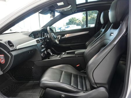 2014-Mercedes-AMG-C-Class-C63-AMG-Coupe_10