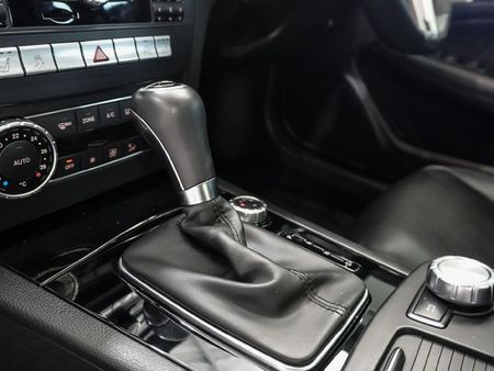 2014-Mercedes-AMG-C-Class-C63-AMG-Coupe_17