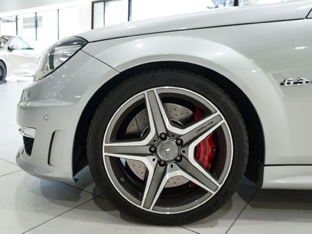 2014-Mercedes-AMG-C-Class-C63-AMG-Coupe_20
