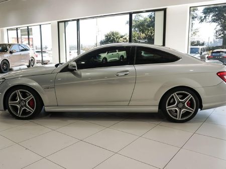 2014-Mercedes-AMG-C-Class-C63-AMG-Coupe_3