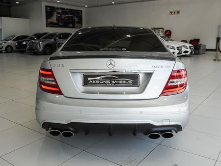 2014-Mercedes-AMG-C-Class-C63-AMG-Coupe_4