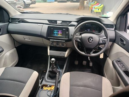 2021-Renault-Triber-10-Dynamique_9