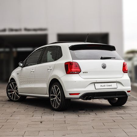 2015-Volkswagen-Polo-GTI-14-TSI-Auto_2