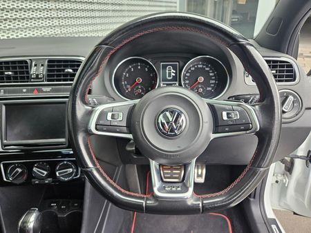 2015-Volkswagen-Polo-GTI-14-TSI-Auto_6