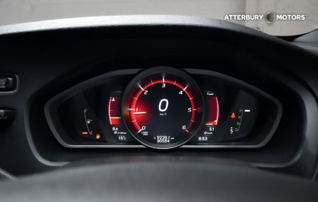 2019-Volvo-V40-CC-D3-Momentum-Auto_9