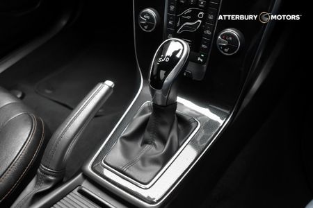 2019-Volvo-V40-CC-D3-Momentum-Auto_10