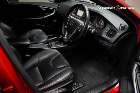 2019-Volvo-V40-CC-D3-Momentum-Auto_12
