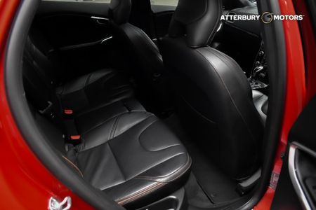 2019-Volvo-V40-CC-D3-Momentum-Auto_13