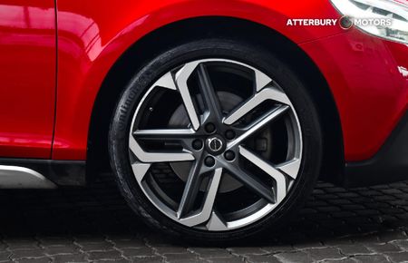 2019-Volvo-V40-CC-D3-Momentum-Auto_14