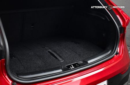 2019-Volvo-V40-CC-D3-Momentum-Auto_18