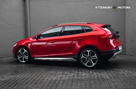 2019-Volvo-V40-CC-D3-Momentum-Auto_4