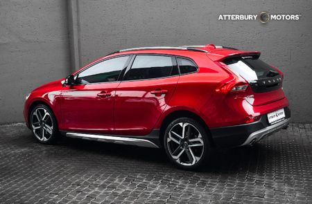 2019-Volvo-V40-CC-D3-Momentum-Auto_5