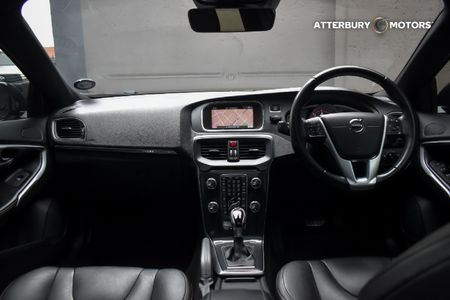 2019-Volvo-V40-CC-D3-Momentum-Auto_6
