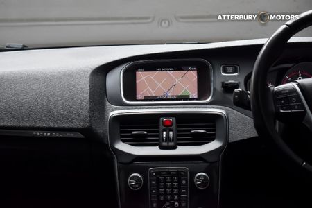 2019-Volvo-V40-CC-D3-Momentum-Auto_7