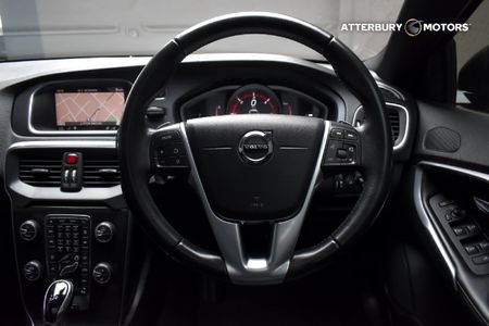 2019-Volvo-V40-CC-D3-Momentum-Auto_8
