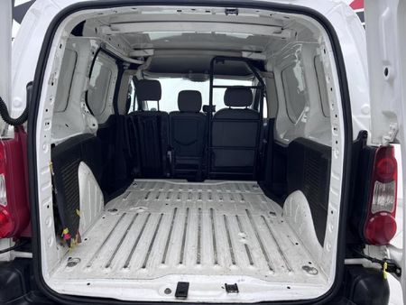 2015-Peugeot-Partner-16-66kW-Panel-Van_12