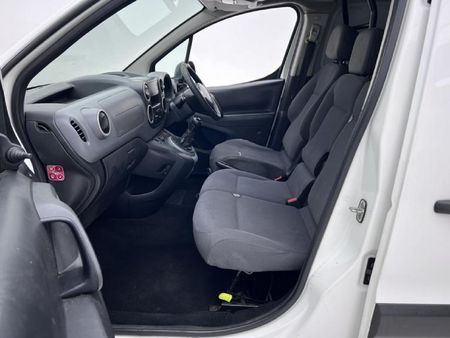 2015-Peugeot-Partner-16-66kW-Panel-Van_6