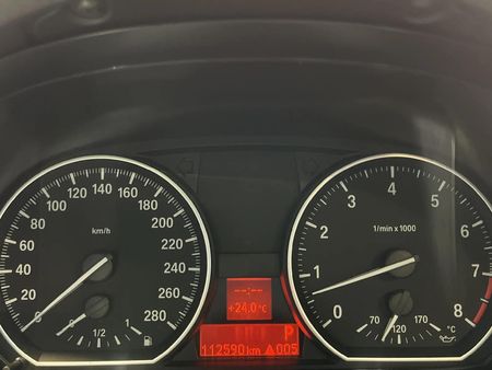 2009-BMW-1-Series-135i-Coupe-M-Sport-Auto_2