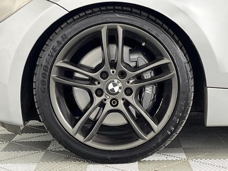 2009-BMW-1-Series-135i-Coupe-M-Sport-Auto_3