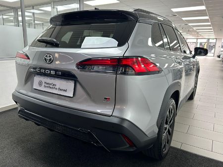 2023-Toyota-Corolla-Cross-18-GR-S_5
