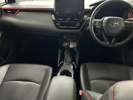 2023-Toyota-Corolla-Cross-18-GR-S_7
