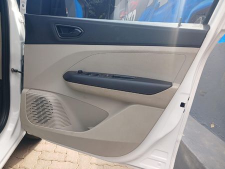 2021-Renault-Triber-10-Dynamique_10