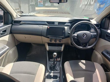 2021-Renault-Triber-10-Dynamique_6