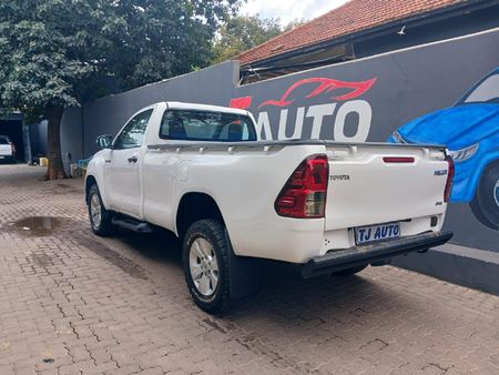 2016-Toyota-Hilux-24-GD-6-SRX-4x4-Single-Cab_6