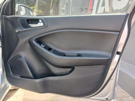 2020-Hyundai-i20-12-Motion_10