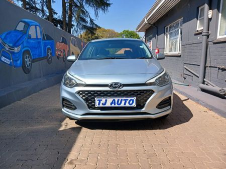 2020-Hyundai-i20-12-Motion_1