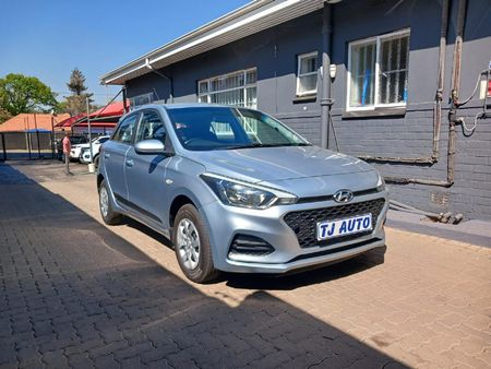 2020-Hyundai-i20-12-Motion_2