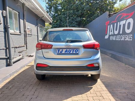 2020-Hyundai-i20-12-Motion_5
