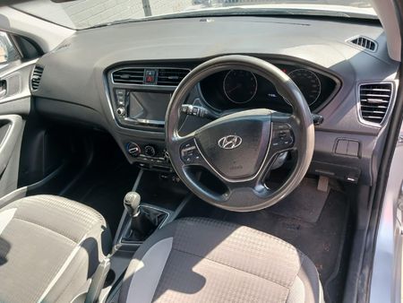 2020-Hyundai-i20-12-Motion_7