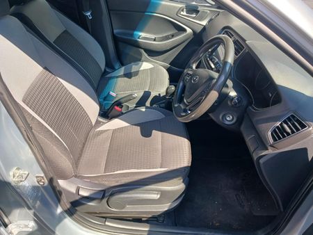 2020-Hyundai-i20-12-Motion_8